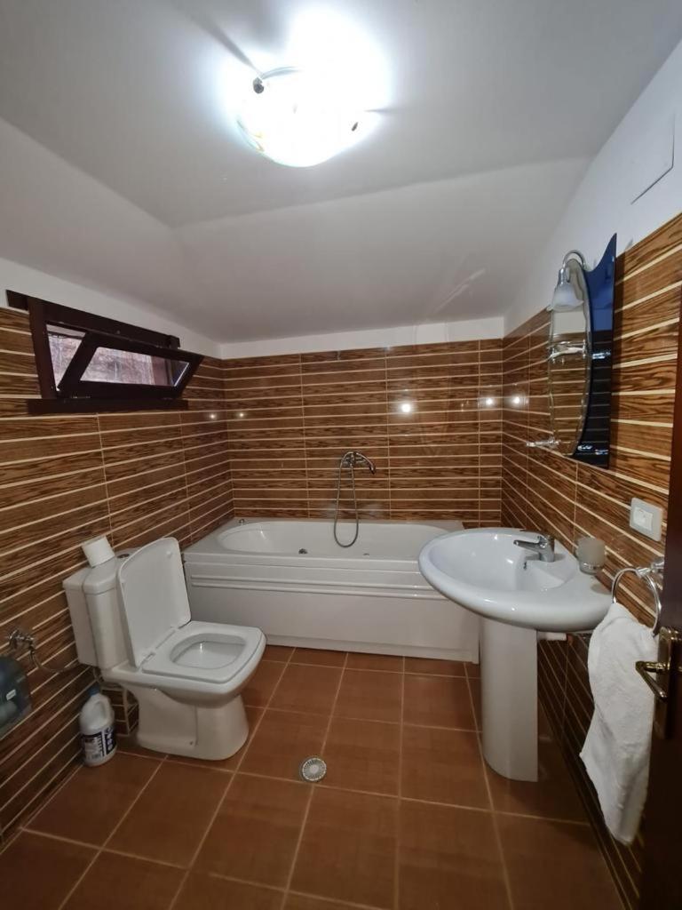 Sofra Kolonjare Agroturizem Hotel Erseke Luaran gambar